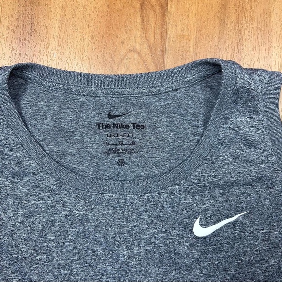 Nike Gray Relaxed Muscle Tee Sleeveless - Picture 4 of 9